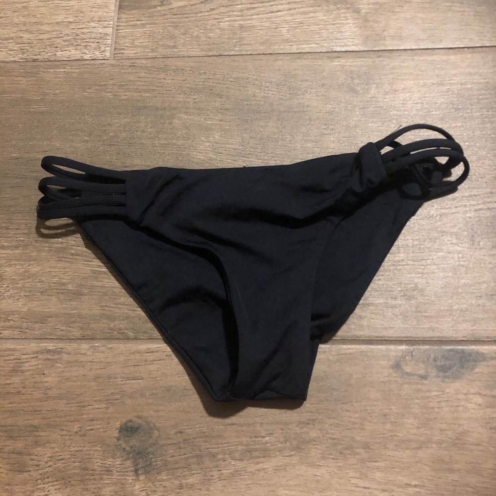 Black strappy bottoms